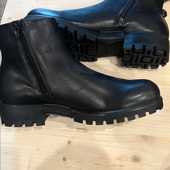 ECCO Women boots. Size US 10-10.5 NWT - Picture 3 of 8